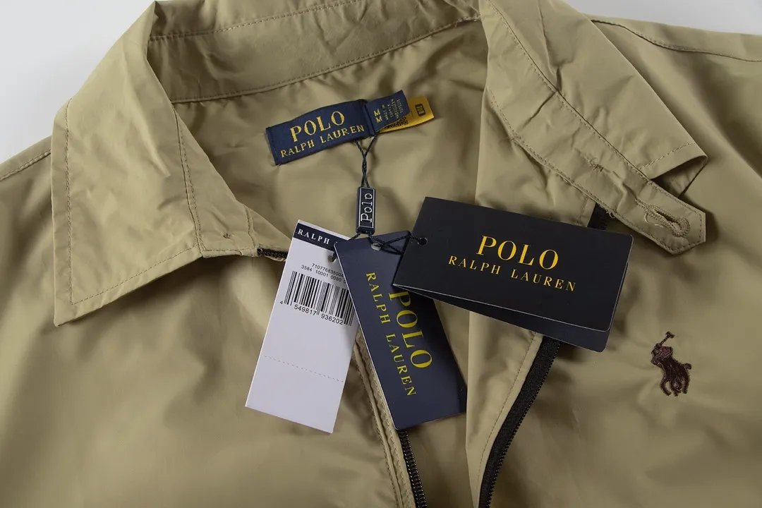 P316 Color: black/light card/off-white Size: S M L Customized two-color webbing strip on the back collar, with zippered side pockets inside ✅ - POLO brand zipper, genuine leather zipper piece, dark and light two-color buttons ✅ - RL25SS new jacket fabric is made of lightweight polyester fiber, windproof and waterproof, lighter, suitable for travel or daily outdoor sports, simple line design and wide and neat tailoring, unisex style for both men and women, good for commuting, classic and durable